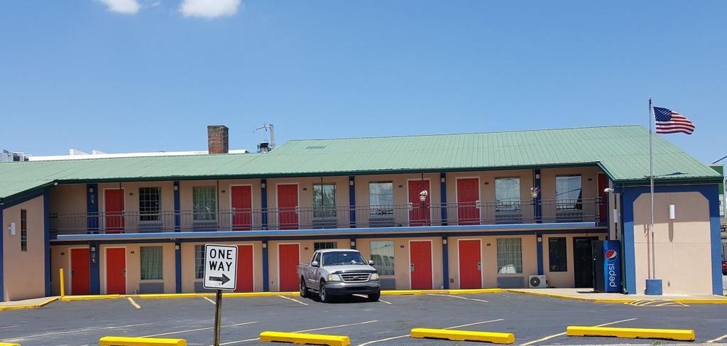 Budget Inn - Washington Екстериор снимка
