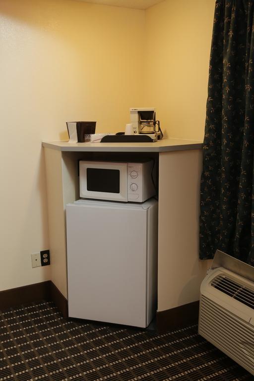 Budget Inn - Washington Екстериор снимка