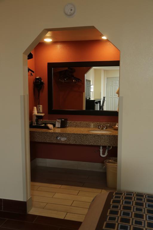 Budget Inn - Washington Екстериор снимка