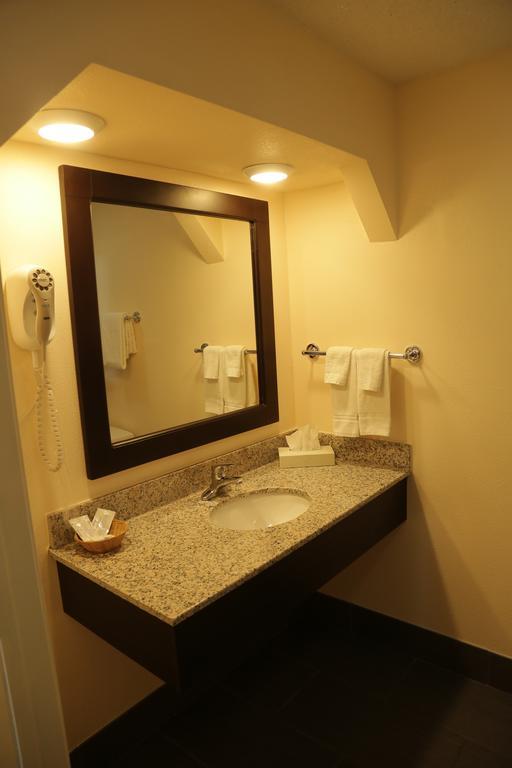 Budget Inn - Washington Екстериор снимка